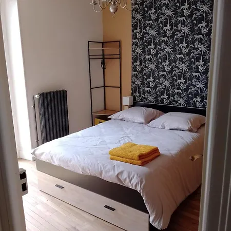 Сasa de vacaciones Charmante Maison De Centre Bourg Avec Jardin *