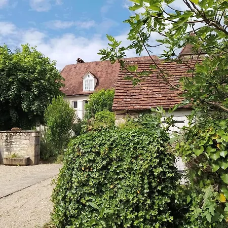Сasa de vacaciones Charmante Maison De Centre Bourg Avec Jardin