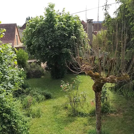 Сasa de vacaciones Charmante Maison De Centre Bourg Avec Jardin Saint-Sozy