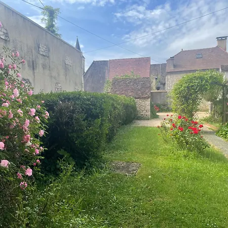 Charmante Maison De Centre Bourg Avec Jardin Hébergement de vacances Saint-Sozy